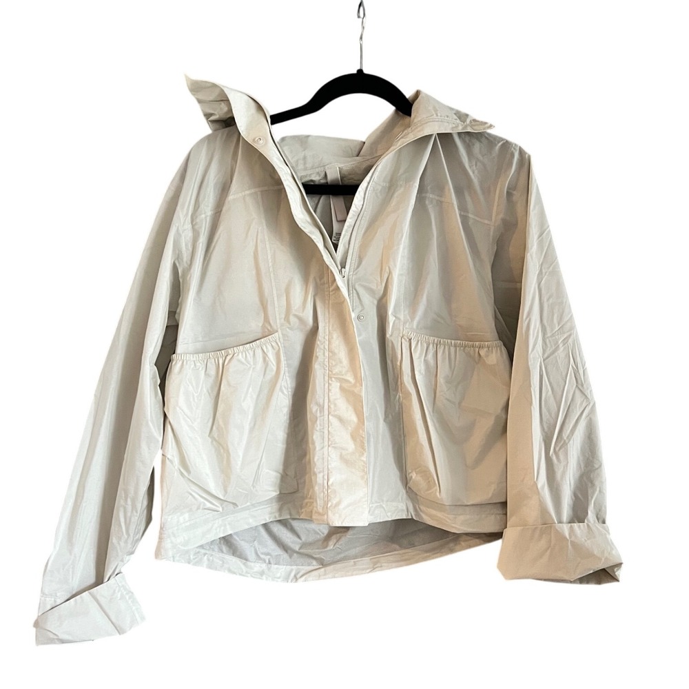 Lululemon Lightweight Hooded Jacket Beige Full Zip Snap‎ Closure